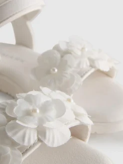 Sandalias para ocasiones con flores de tul