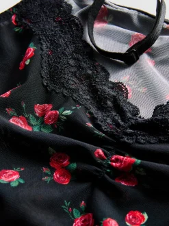 Set con camiseta de tirantes en malla floral