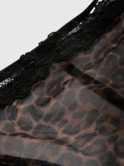 Set de lencería con picardías en malla estampada