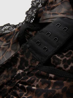Set de lencería con picardías en malla estampada
