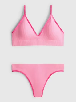 Set de sujetador triangular con relleno y tanga