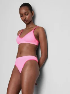 Set de sujetador triangular con relleno y tanga