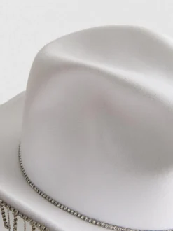 Sombrero vaquero con flecos