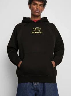 Sudadera con diseño de Subaru