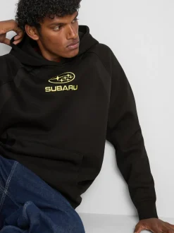 Sudadera con diseño de Subaru