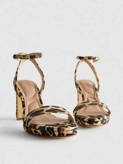 Tacones de plataforma con textura de leopardo