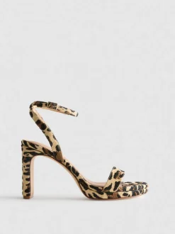 Tacones de plataforma con textura de leopardo