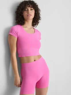 Top corto extrasuave con escote amplio
