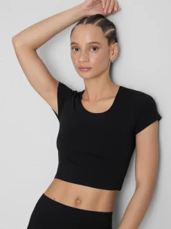 Top corto extrasuave con escote amplio