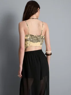 Top corto tipo bandana con estampado de cachemira