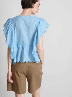 Top de algodón bordado con mangas festoneadas