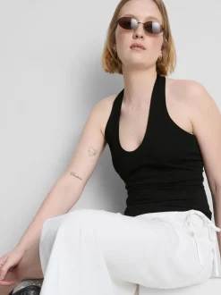 Top de cuello halter con mucho algodón