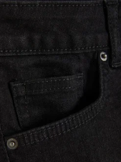Vaquero de corte pitillo y talle medio