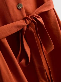 Vestido camisero midi con cinturón