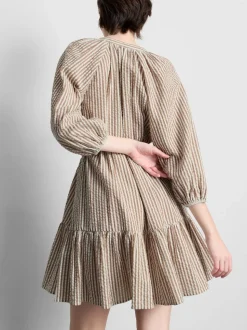 Vestido corto con mangas abombadas