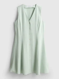 Vestido corto sin mangas con cuello de pico