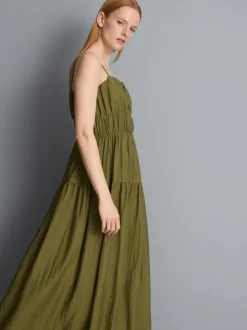 Vestido largo a capas con vuelo
