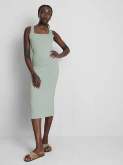 Vestido midi ajustado con escote cuadrado