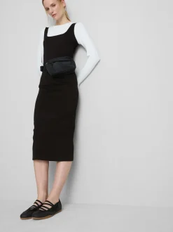Vestido midi ajustado con escote cuadrado