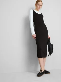 Vestido midi ajustado con escote cuadrado