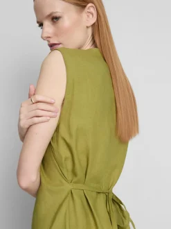 Vestido midi sin mangas de lino de The Edit