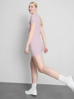 Vestido tipo camiseta corto acanalado