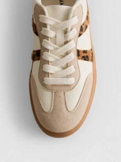 Zapatillas con suela de plataforma de goma