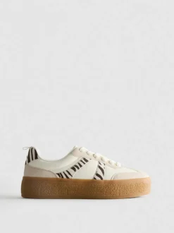 Zapatillas con suela de plataforma plana de goma
