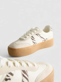 Zapatillas con suela de plataforma plana de goma