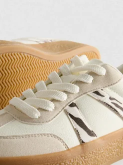 Zapatillas con suela de plataforma plana de goma