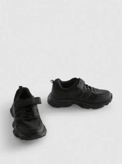 Zapatillas escolares de suela gruesa