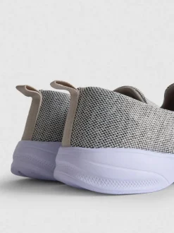 Zapatillas sin cordones texturizadas