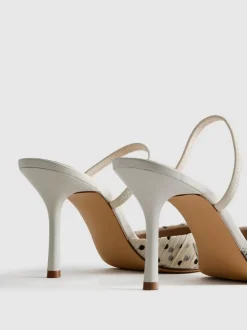 Zapatos de salón con puntera puntiaguda y lunares