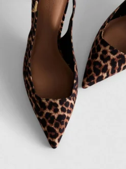 Zapatos de salón de leopardo con hebilla