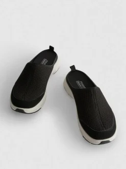 Zapatos destalonados con espuma viscoelástica