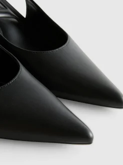 Zapatos de tacón chincheta con tira en el talón